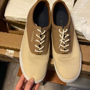 Tommy Hilfiger Boat Shoes 12